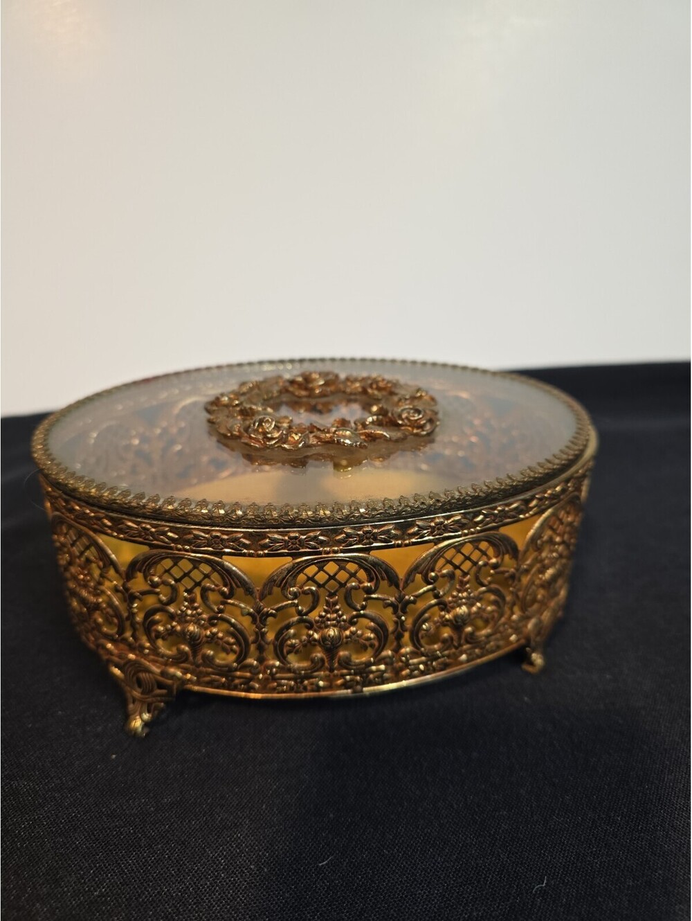 Vintage Matson Stylebuilt Gold Filigree Ormolu Jewelry Casket Oval Rose Wreath